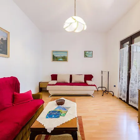 Appartement Nostalgisches Nur 500 Meter Zum Mit Privater Terrasse, Meerblick, Grill