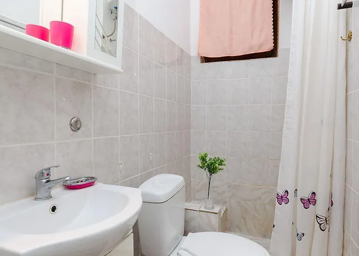 Appartement Nostalgisches Nur 500 Meter Zum Mit Privater Terrasse, Meerblick, Grill