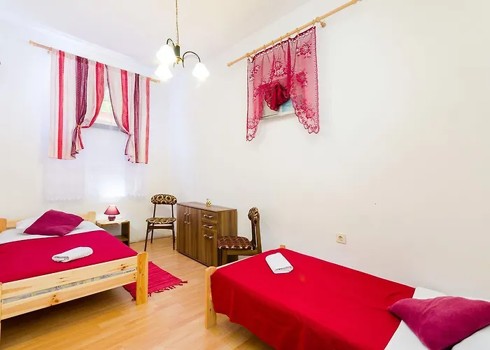 Appartement Nostalgisches Nur 500 Meter Zum Mit Privater Terrasse, Meerblick, Grill