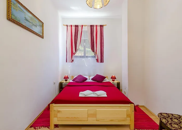 Nostalgisches Nur 500 Meter Zum Mit Privater Terrasse, Meerblick, Grill Apartment Dramalj