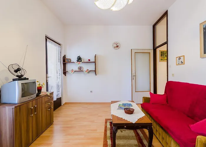 Apartment Nostalgisches Nur 500 Meter Zum Mit Privater Terrasse, Meerblick, Grill